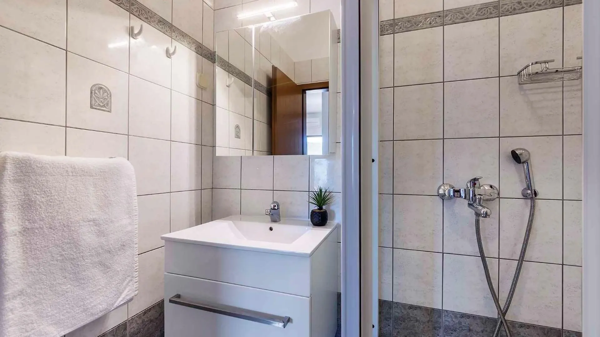 Studio Apartment Rabac Near Sea
