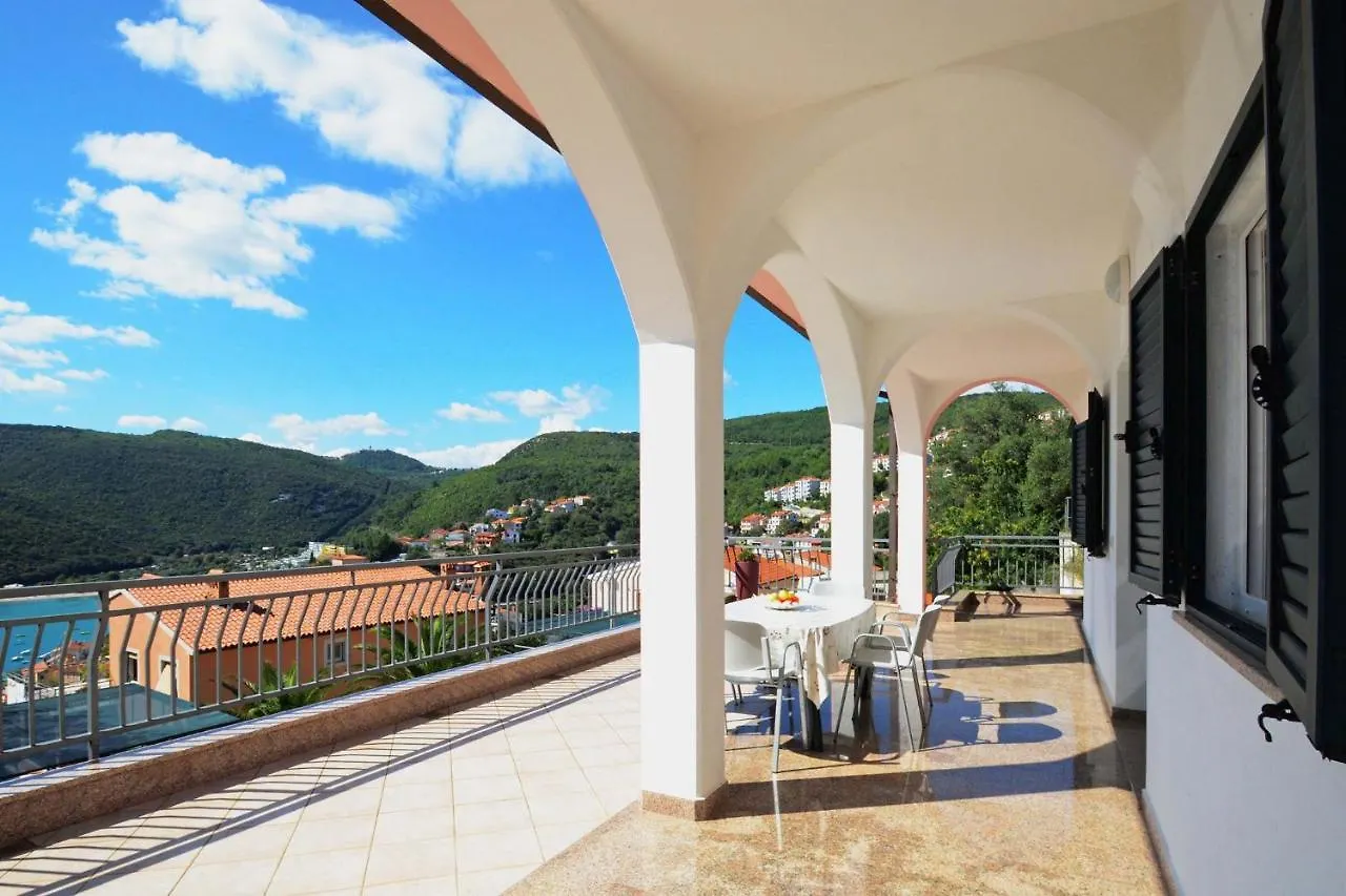 Studio Apartment Rabac Near Sea