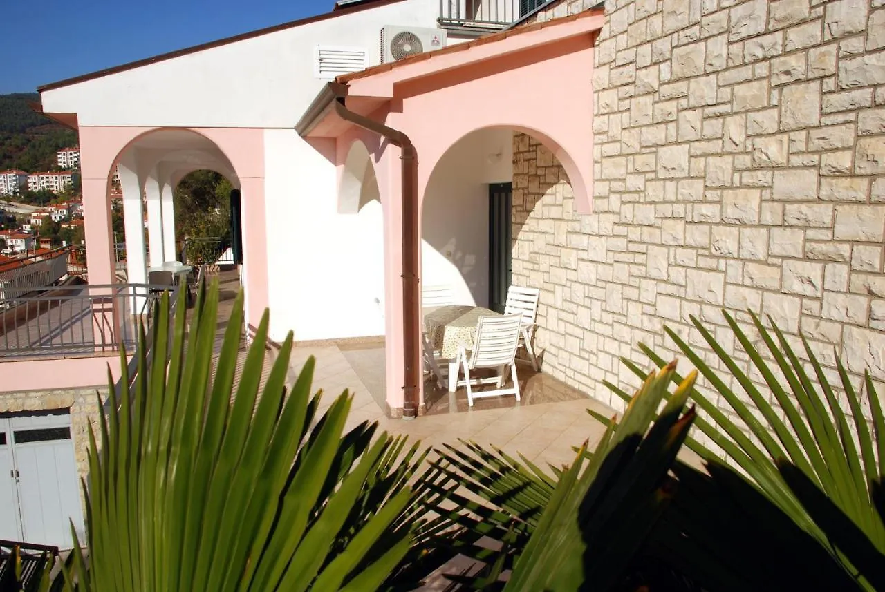 Studio Apartment Rabac Near Sea